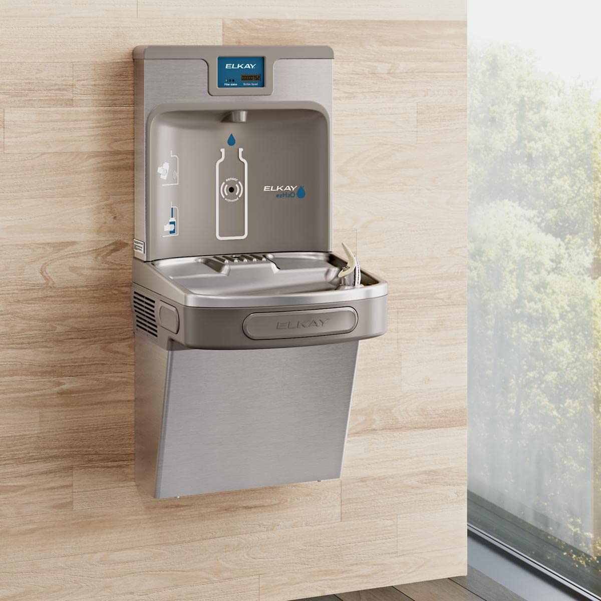 bottle filling station with lead reduction